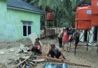 Brimob Hadirkan Sanitasi Layak bagi Korban Banjir di Desa Tolang Julu